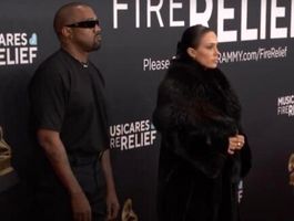 برهنگی همسر خواننده معروف جنجال به‌پا کرد