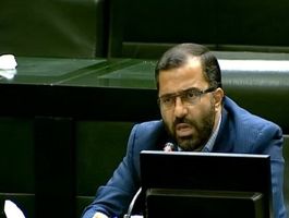 نماینده بروجرد: ۴۶ سال است دهان آمریکا سرویس شده!/ یک خانم از حضار: کجا دهان آمریکا سرویس شده؟ دهان مردم ایران سرویس شده است/ ویدئو